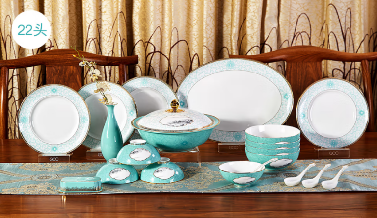 Silk Road tableware Porcelain set features 22 vintage-style pieces for 4 people, with matching display