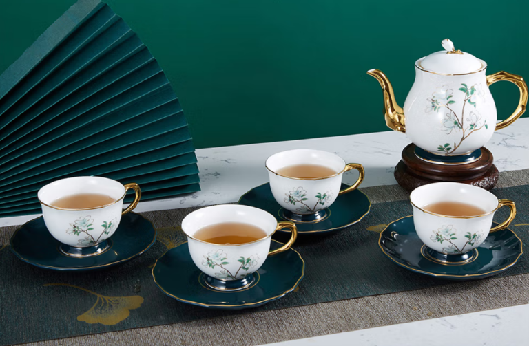 Modern Minimalist Gongfu Tea Set Featuring Simple and Luxurious Style