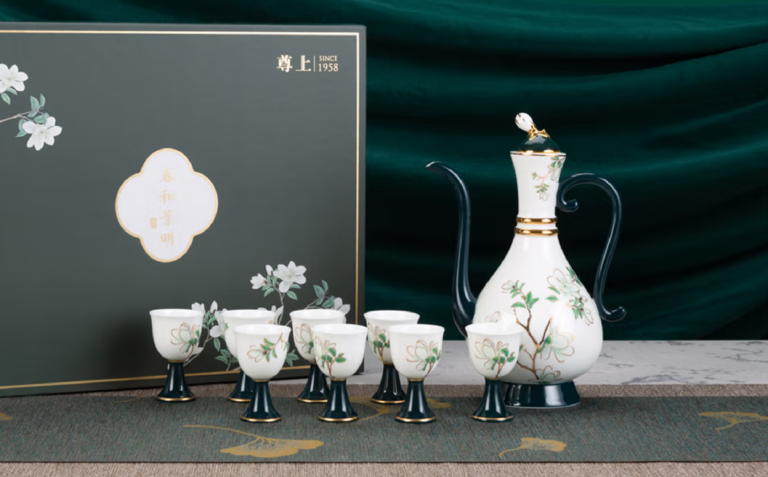 High-end Bone China Liquor Set with Gold-plated Design for Home and Gift