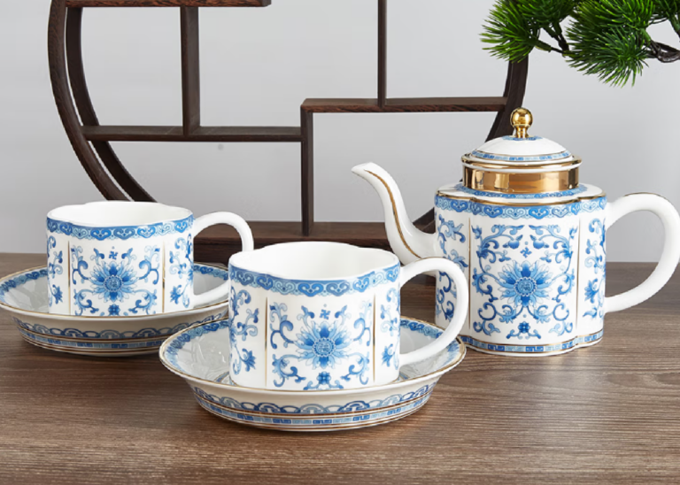Gao Chun Porcelain Teapot and Tea Cup Set with Floral Design Vintage Chinese Style Porcelain Tea Set for Home